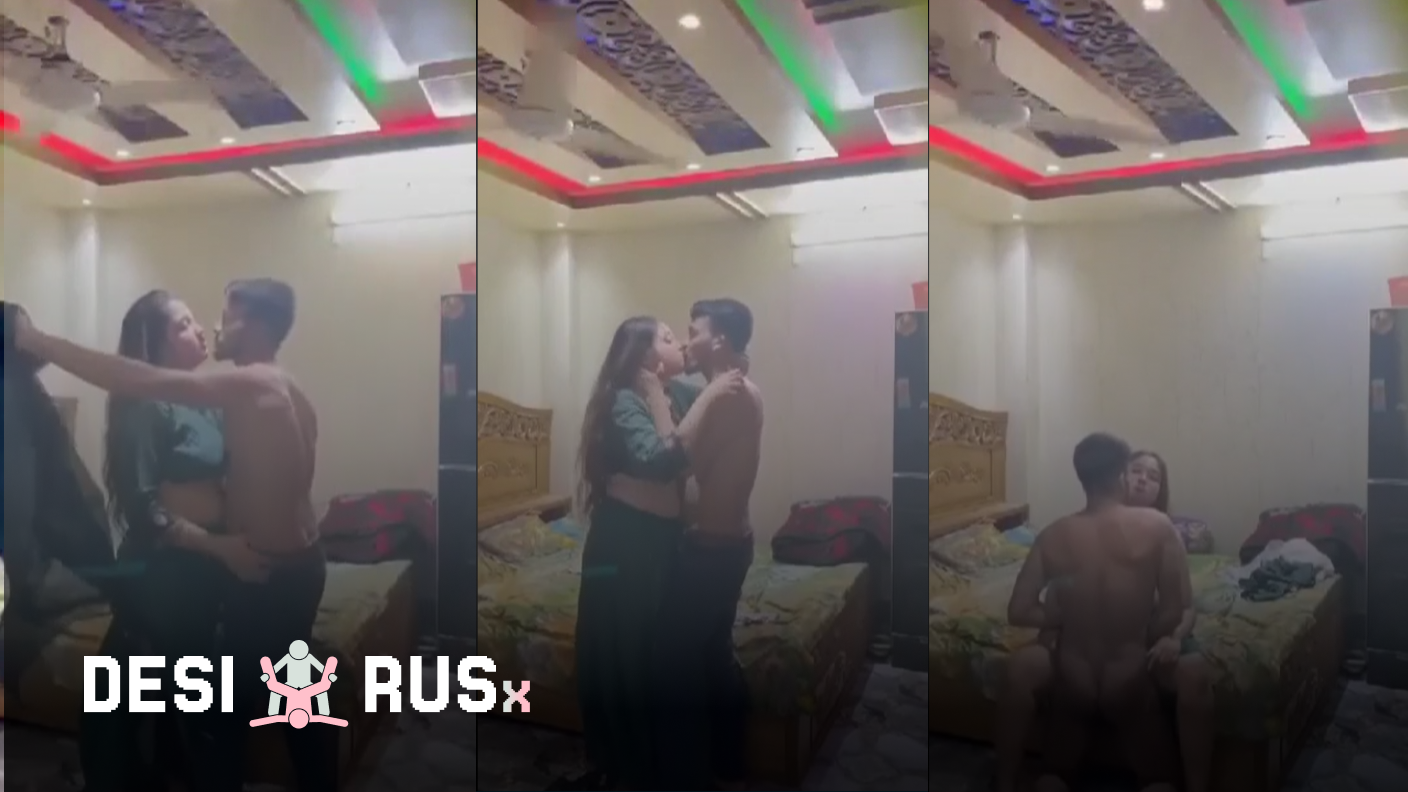 Desi Girlfriend Ne Boyfriend Ke Saath Kiya Hot Romantic Moment | Desirusx